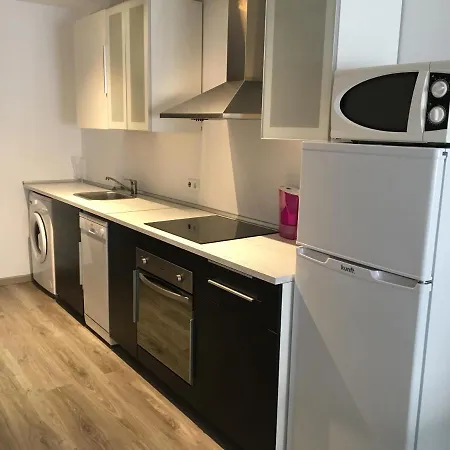 Great Apartment, 4 Mins Walk To The Beach Apartment *