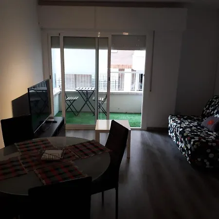 Great Apartment, 4 Mins Walk To The Beach Appartement